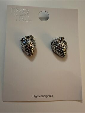 Time and Tru Polished Silver Strawberry Stud Earrings